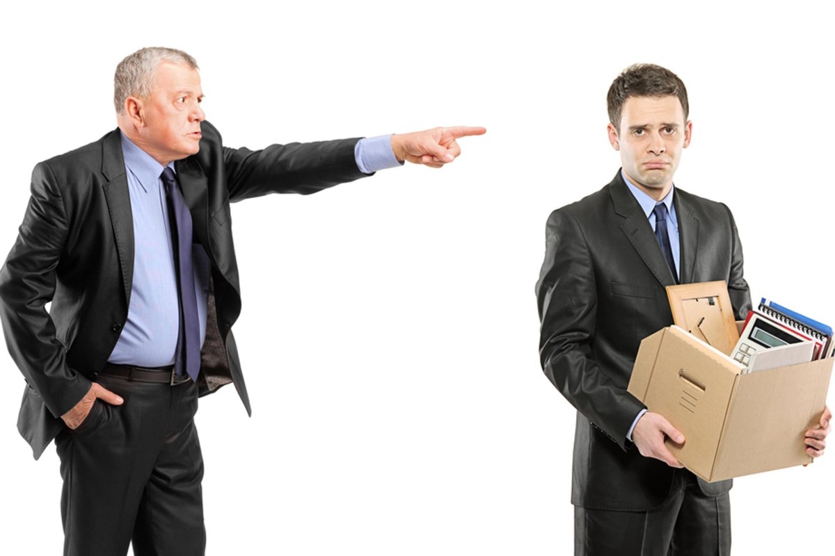 Bồi thường khi sa thải nhân viên trái quy định năm 2023