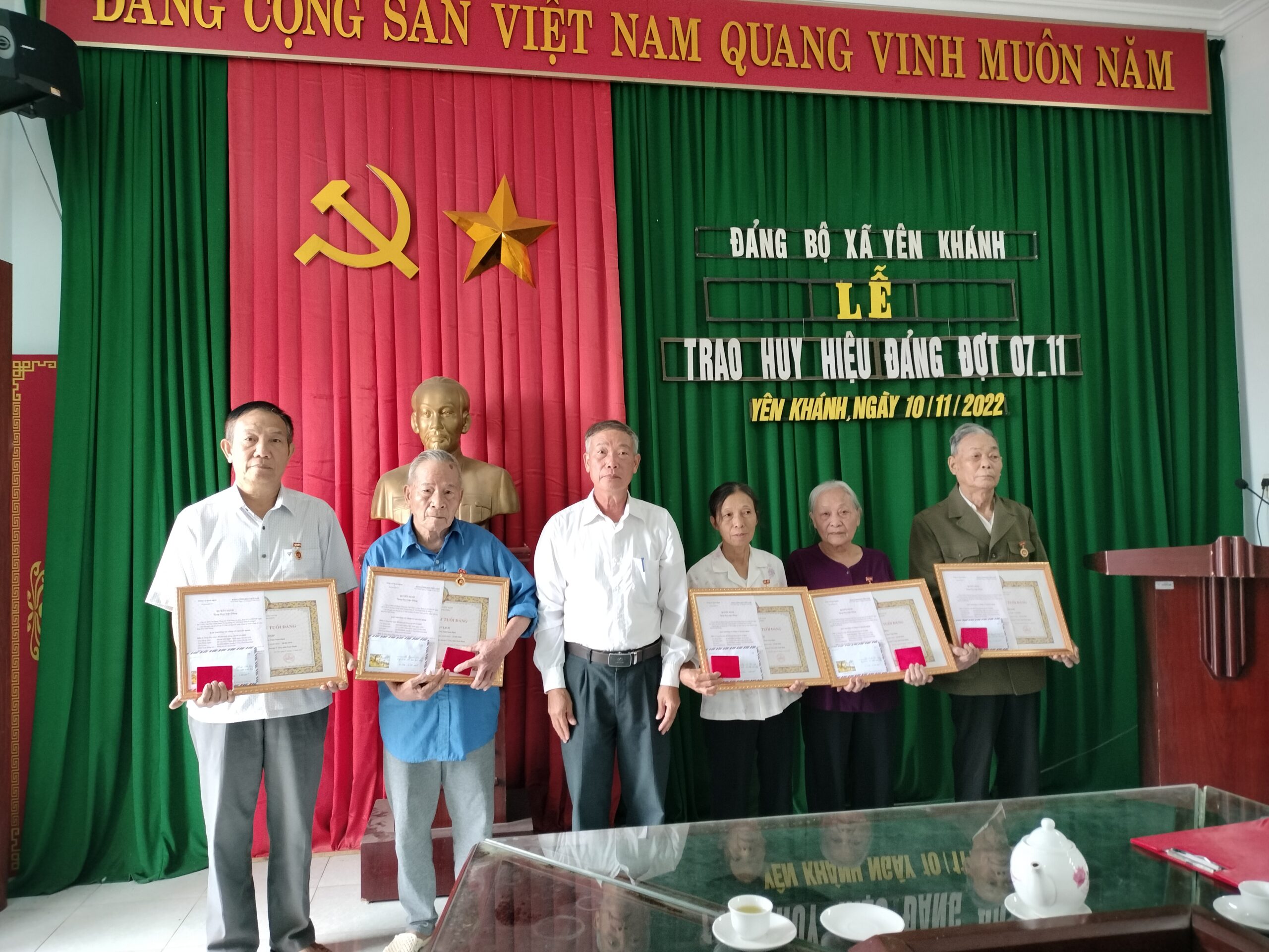 Theo quy định Đảng bao nhiêu năm tuổi đảng thì có lương