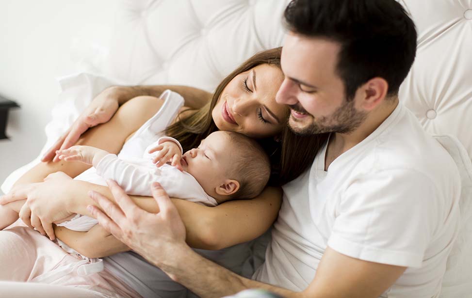 Vợ sinh mổ chồng được hưởng chế độ gì