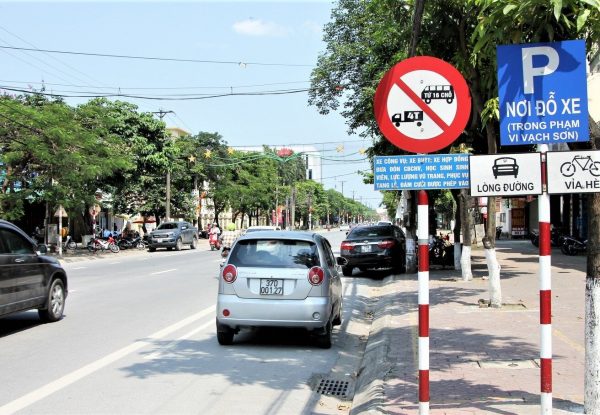 Xe ưu tiên có được đi vào đường cấm