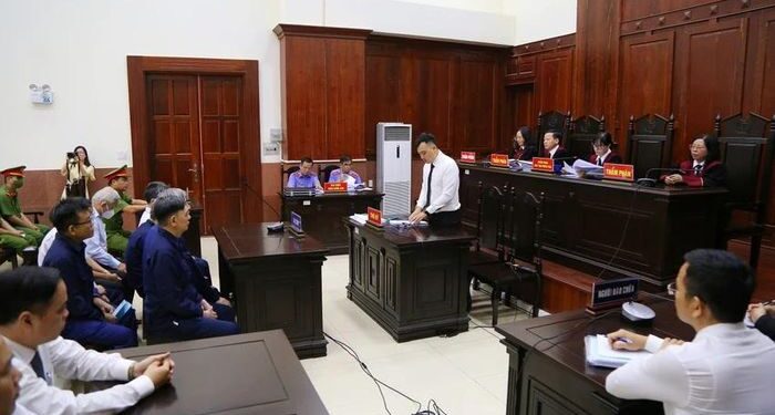 Trình tự xét hỏi tại phiên tòa hình sự