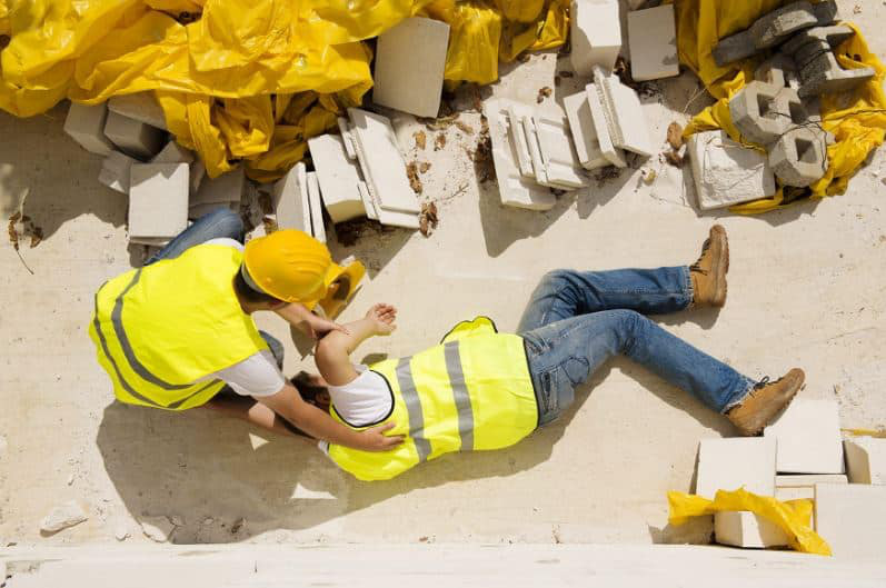 Bị tai nạn lao động có được hưởng bảo hiểm y tế không