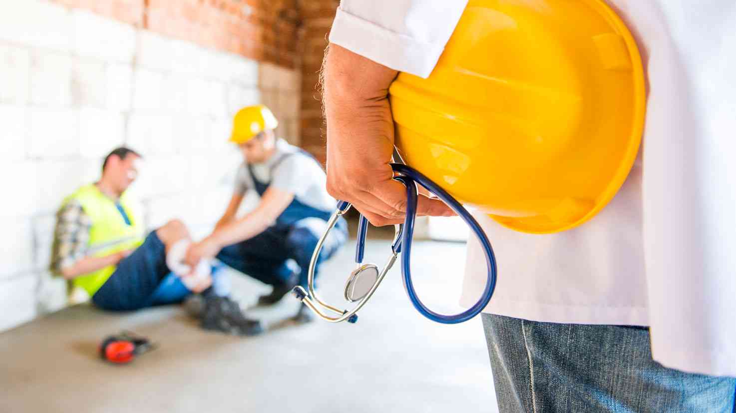 Bị tai nạn lao động có được hưởng bảo hiểm y tế không