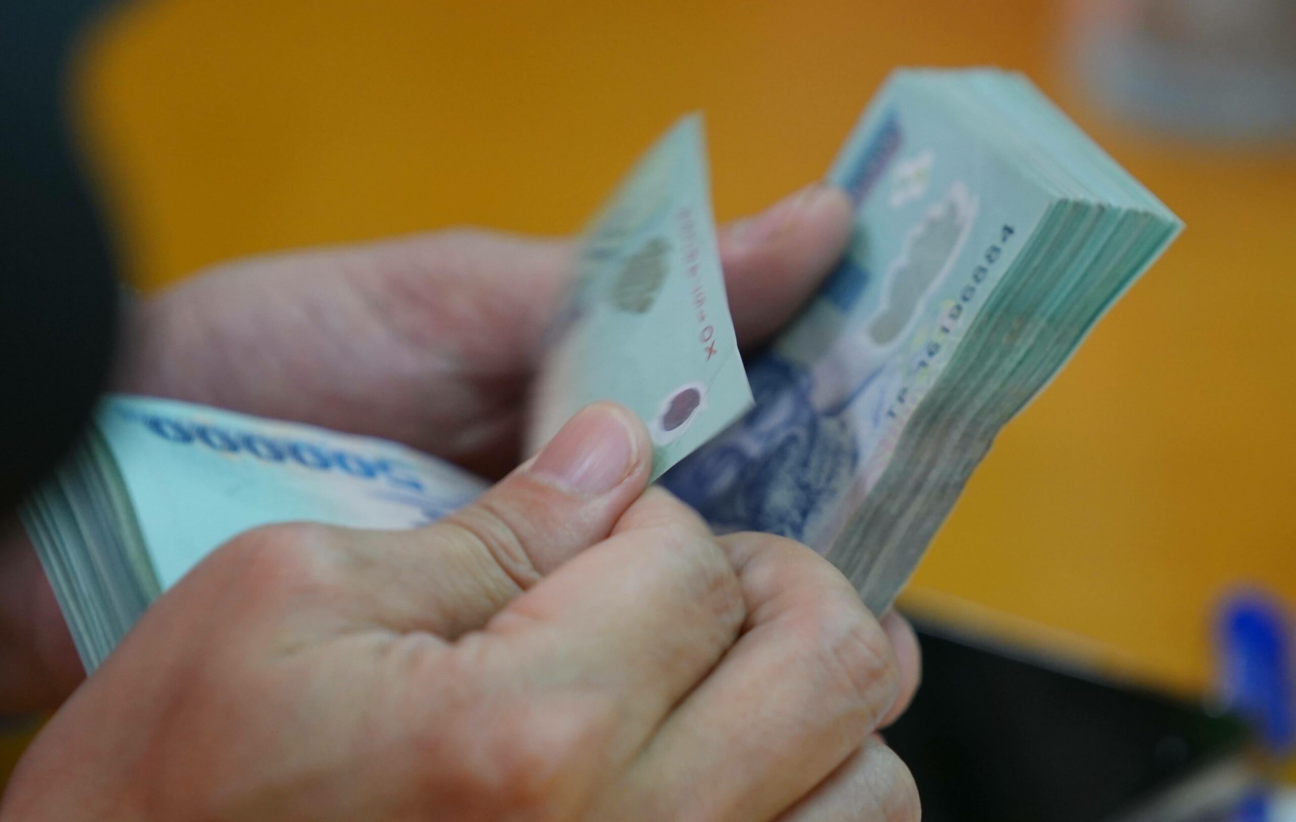 Công văn xuất hóa đơn lãi vay