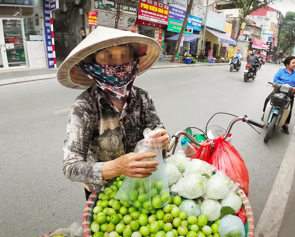 Bán hàng rong (buôn bán nhỏ lẻ không có địa điểm cố định)