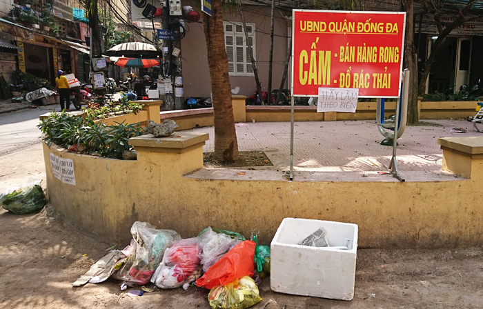 Biển cấm bán hàng rong