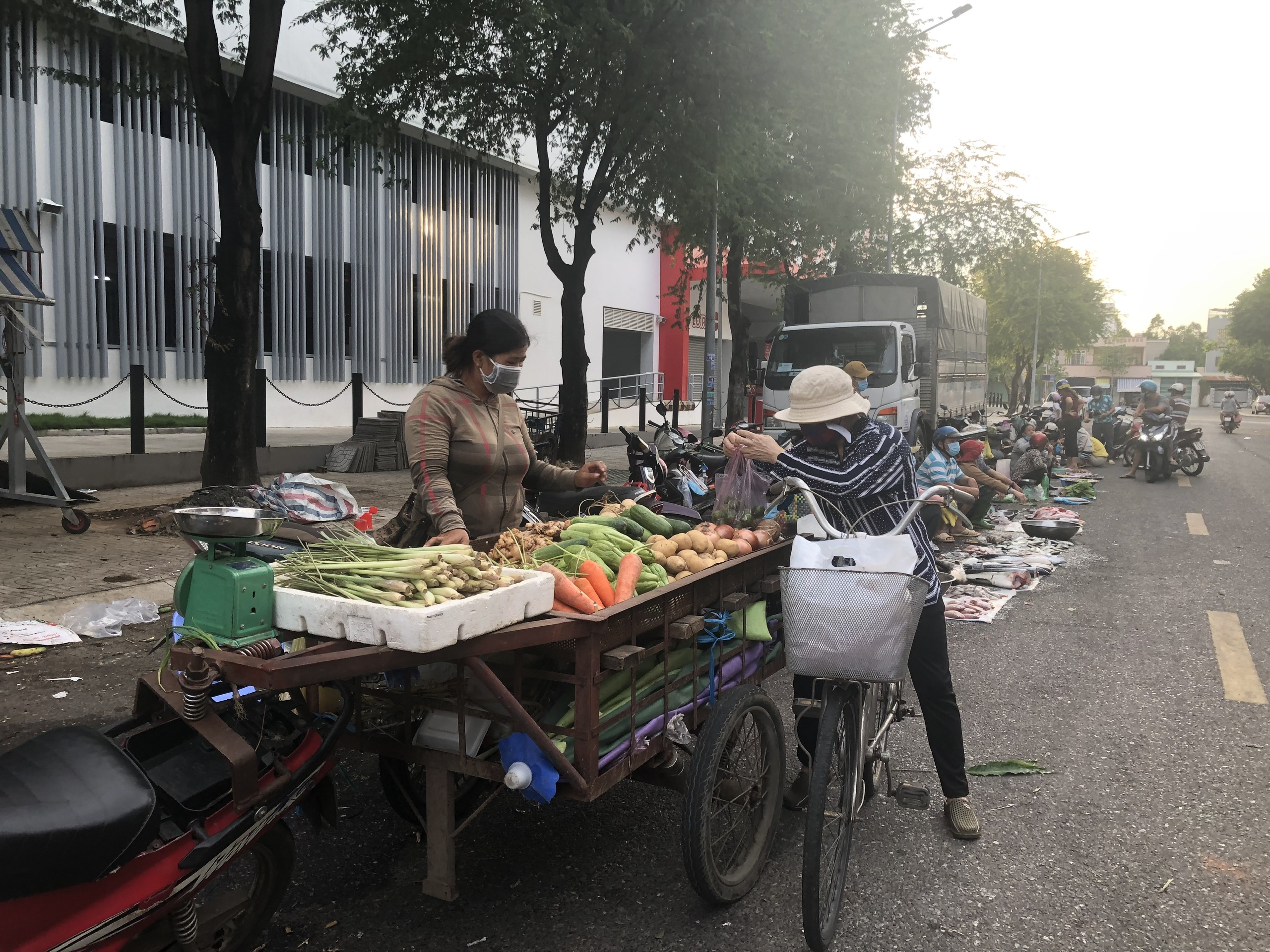 Luật buôn bán vỉa hè