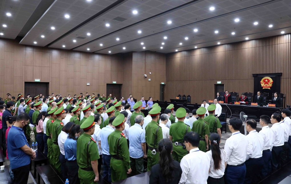 Đảng viên có được định cư nước ngoài không