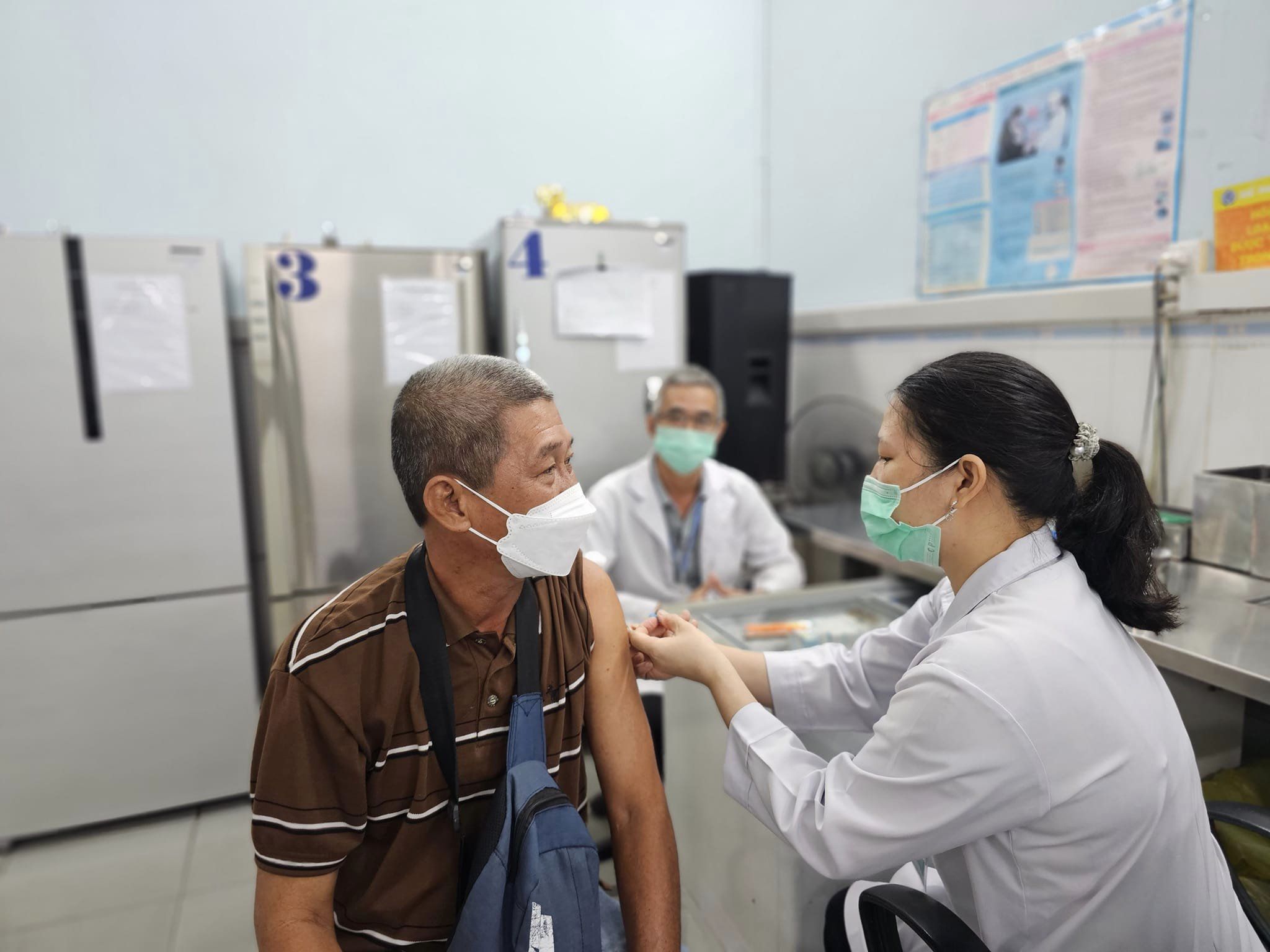 Bảo hiểm xã hội có đi khám bệnh được không