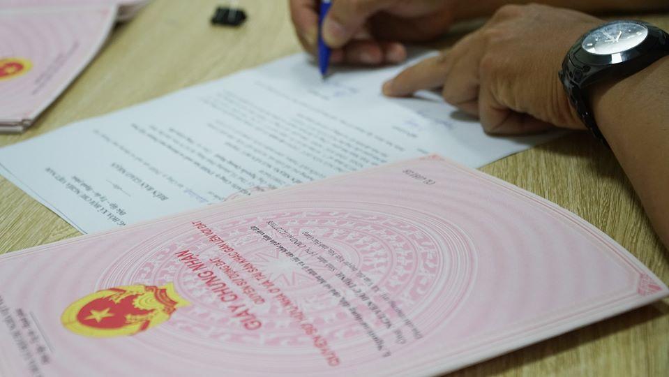 Có nhà trên đất có tách sổ được không